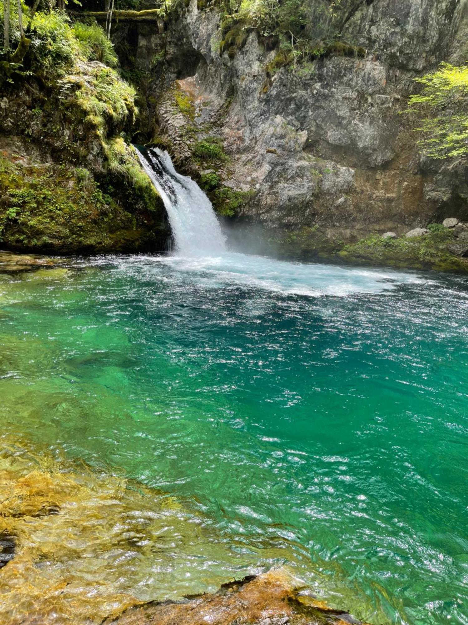 ホテル Thethi View Gjelaj エクステリア 写真